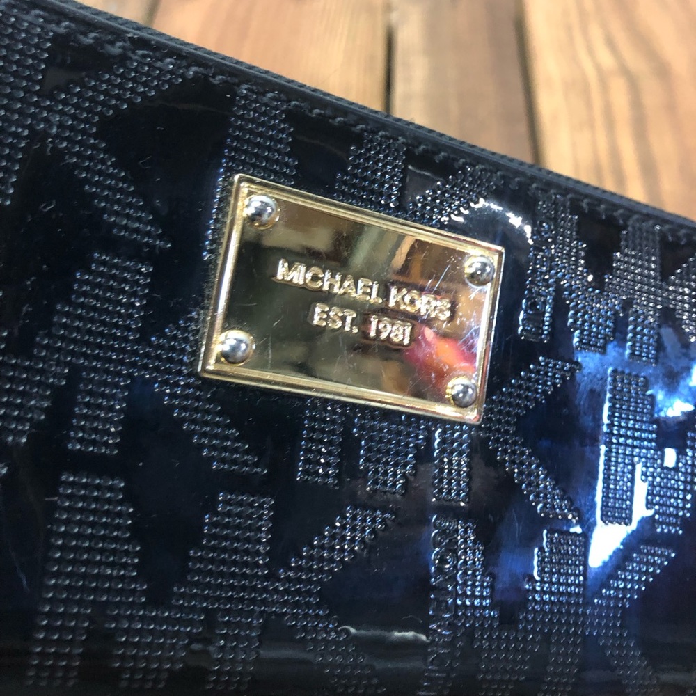 Michael Kors black wallet - Picture 6 of 11